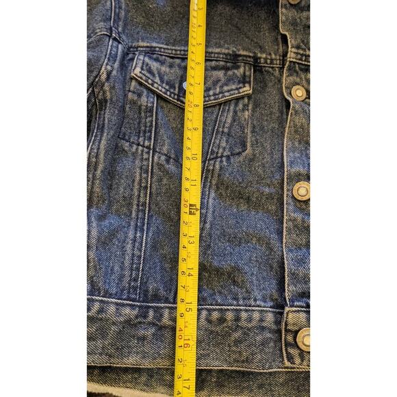 L. A. Gear Vintage Cropped Jean Jacket, SM, Button Closure Cotton, Shoulder Pads - Picture 4 of 7